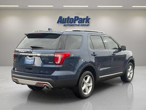 Used 2017 Ford Explorer XLT w/ Equipment Group 201A AWD/4WD image 7