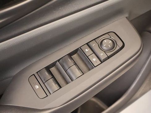 Used 2024 Toyota Prius LE image 11