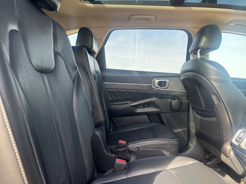Used 2022 Kia Sorento SX image 37