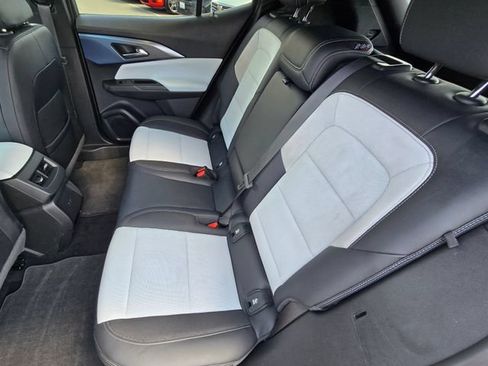 Used 2024 Chevrolet Equinox EV LT FWD image 18