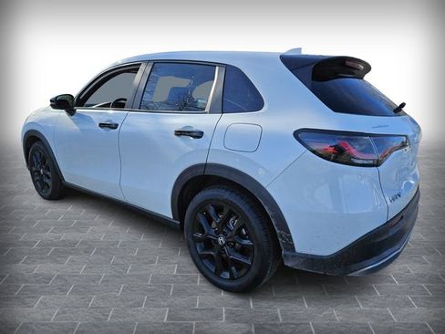 Used 2023 Honda HR-V Sport image 6