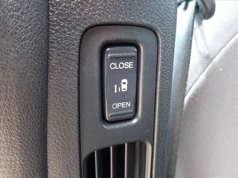 Used 2018 Honda Odyssey EX image 10