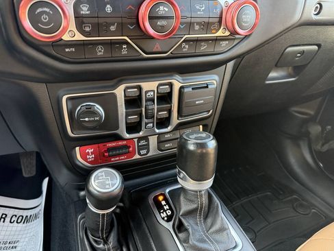 Used 2021 Jeep Wrangler Unlimited Rubicon AWD/4WD image 29