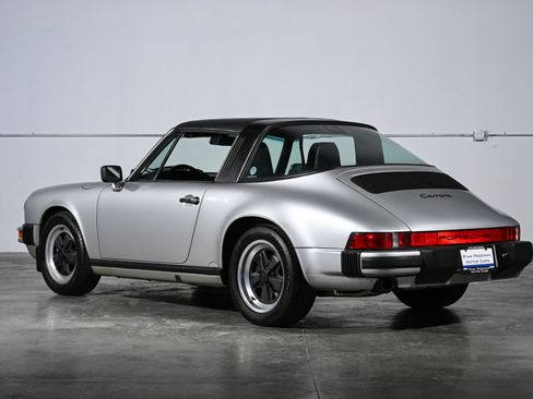 Used 1988 Porsche 911 Carrera RWD image 27