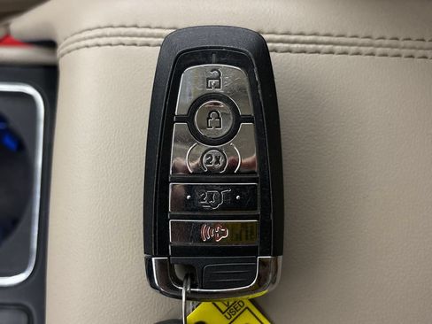 Used 2021 Lincoln Corsair FWD w/ Premium Package image 33