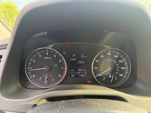 Used 2017 Hyundai Elantra SE FWD image 1