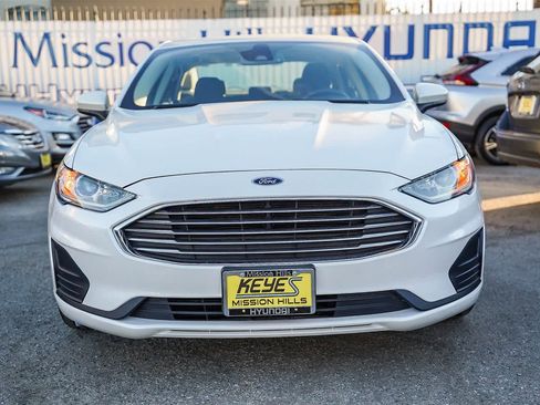 Used 2020 Ford Fusion SE image 2