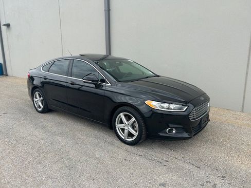 Used 2015 Ford Fusion Energi SE image 2