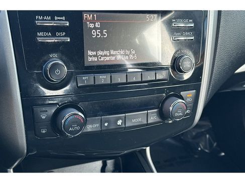 Used 2015 Nissan Altima 2.5 SV image 21