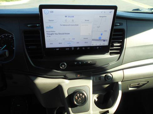 Used 2022 Ford E-Transit Medium Roof w/ Load Area Protection Package image 12