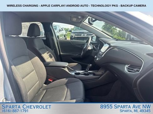 Used 2017 Chevrolet Malibu LT FWD image 24