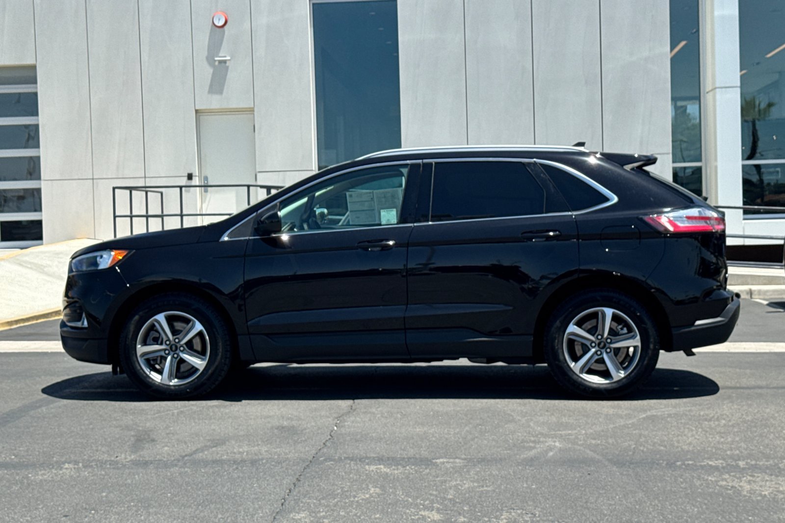 Certified 2024 Ford Edge SEL w/ Convenience Package AWD/4WD image 6