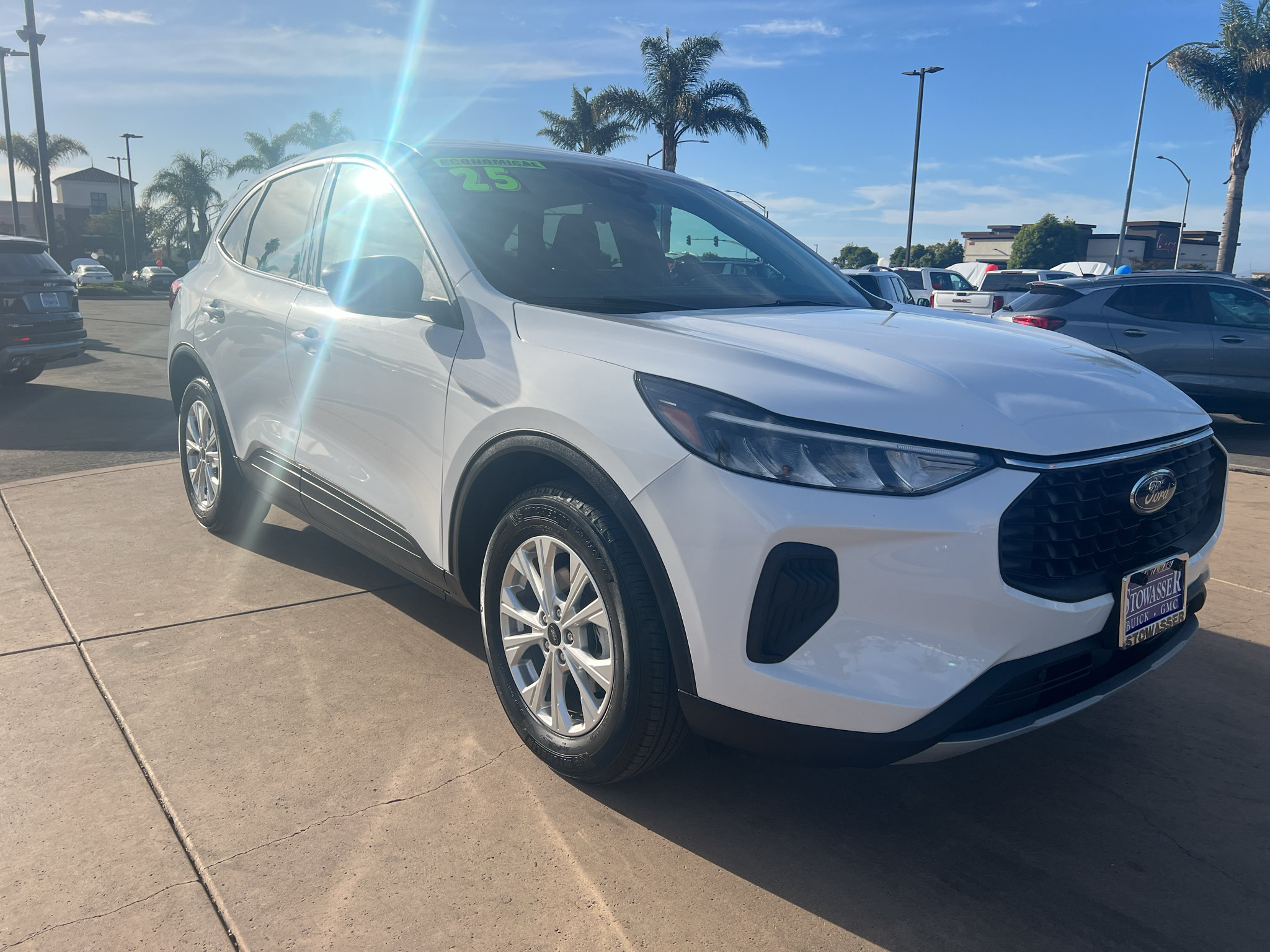 Used 2025 Ford Escape Active FWD image 3