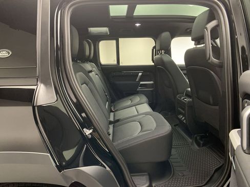 Certified 2023 Land Rover Defender 110 X-Dynamic SE image 4