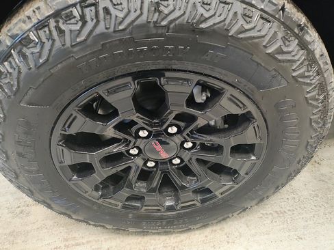 New 2026 GMC Canyon Elevation w/ Convenience Package image 17