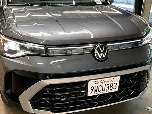 Certified 2025 Volkswagen Taos SEL w/ Black Wheel Plus Package AWD/4WD image 34