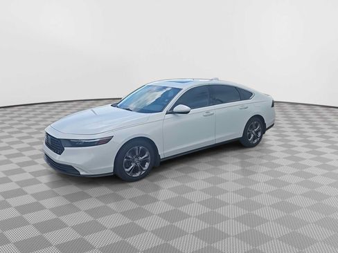Certified 2023 Honda Accord EX image 4