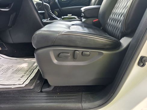 Used 2023 INFINITI QX80 Sensory w/ All-Season Package AWD/4WD image 21