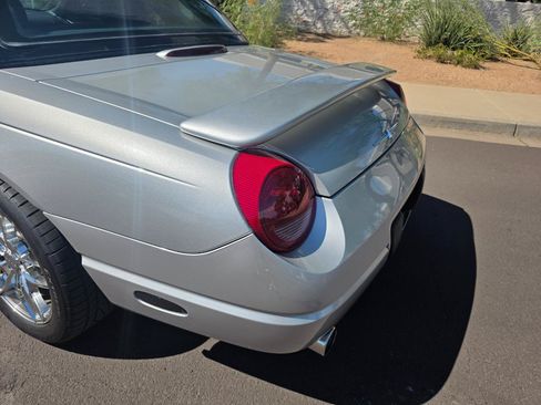 Used 2005 Ford Thunderbird RWD image 6