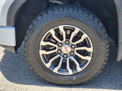 Used 2021 GMC Sierra 1500 AT4 w/ AT4 Preferred Package AWD/4WD image 9