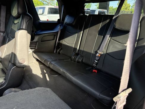 Used 2017 Cadillac Escalade Platinum AWD/4WD image 14