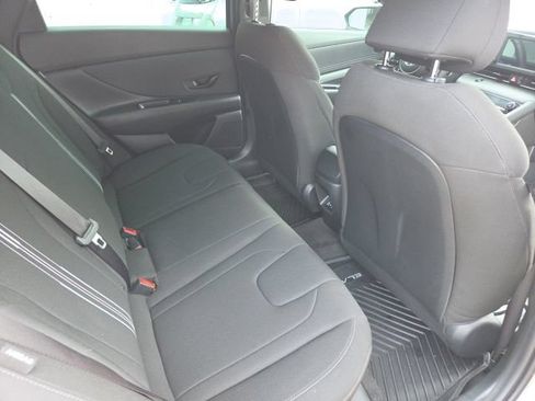 Used 2025 Hyundai Elantra Sport FWD image 15