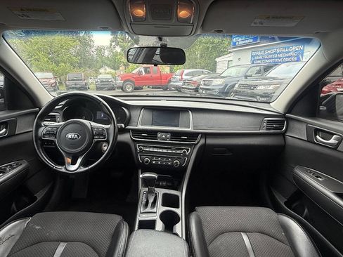 Used 2018 Kia Optima S FWD image 14