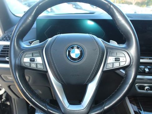 Used 2025 BMW X5 xDrive50e image 17