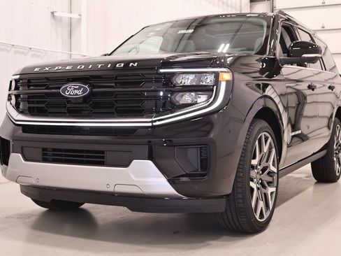 New 2026 Ford Expedition Platinum w/ Platinum Ultimate Package AWD/4WD image 5