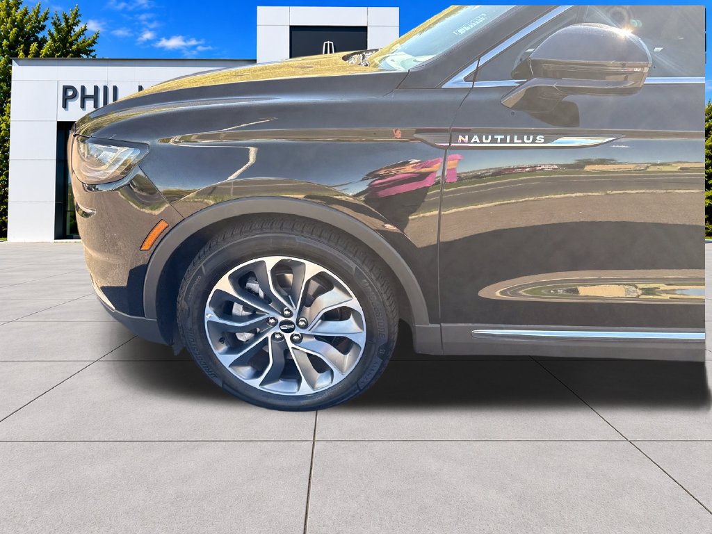 Used 2022 Lincoln Nautilus Reserve w/ Luxury Package AWD/4WD image 37