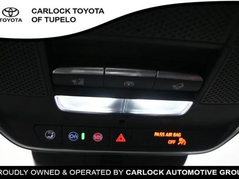 Used 2025 Chevrolet Traverse RS w/ LPO, Cargo Package FWD image 27