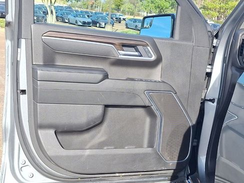 Used 2025 Chevrolet Silverado 1500 LT image 29
