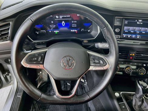 Used 2023 Volkswagen Jetta SE FWD image 11