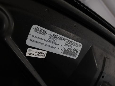 Used 2025 Jeep Compass Latitude AWD/4WD image 32