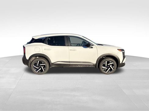 New 2026 Nissan Kicks SV w/ SV Premium Package image 5