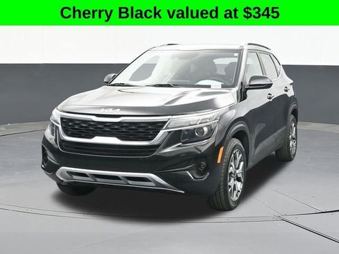 Used 2023 Kia Seltos EX image 2