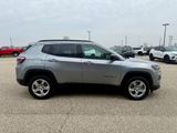 Used 2024 Jeep Compass Latitude image 5