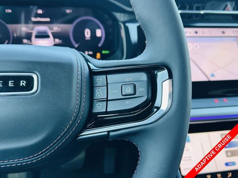 Used 2024 Jeep Wagoneer Launch Edition image 10