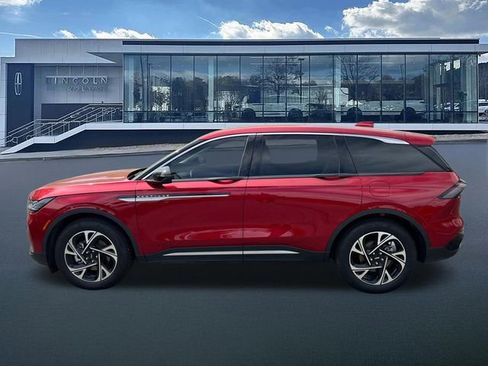 New 2026 Lincoln Nautilus Premier image 4