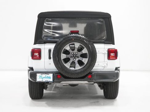 Certified 2019 Jeep Wrangler Unlimited Sahara image 6