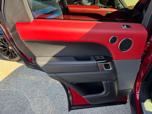 Used 2021 Land Rover Range Rover Sport HST image 23