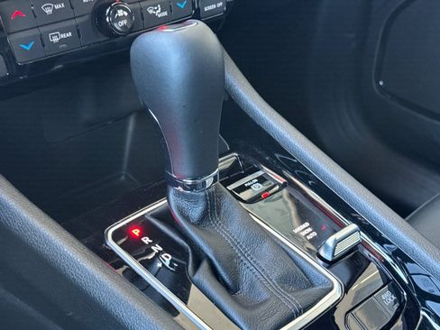 Used 2025 Jeep Compass Limited image 20