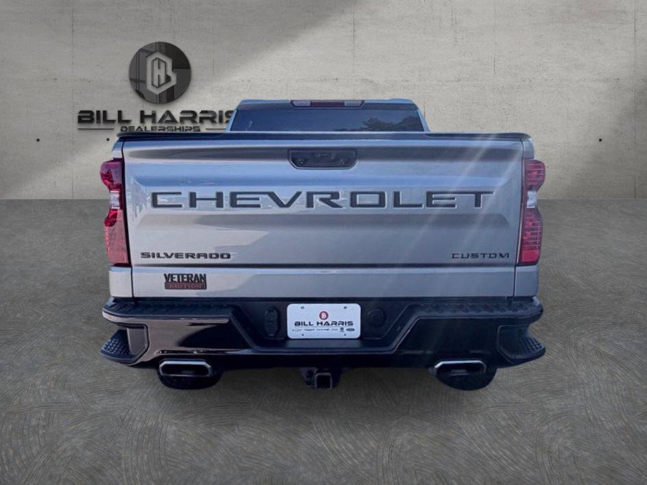 Used 2025 Chevrolet Silverado 1500 Custom Trail Boss w/ LPO, Dark Essentials Package AWD/4WD image 4