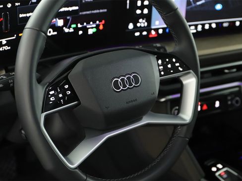 Certified 2025 Audi Q5 Prestige image 16