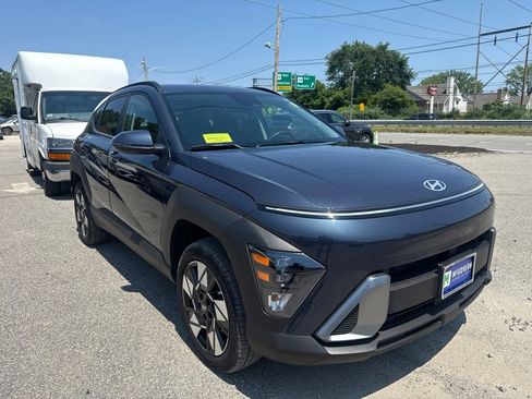 Used 2025 Hyundai Kona SEL AWD/4WD image 3