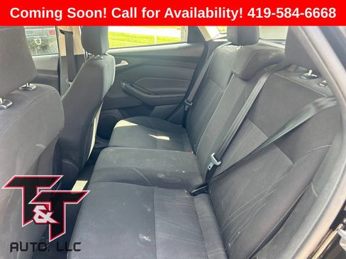Used 2018 Ford Focus SE w/ Cold Weather Package FWD image 7