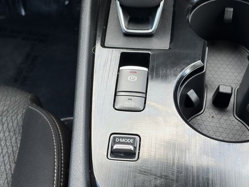 Used 2024 Nissan Rogue SV FWD image 26