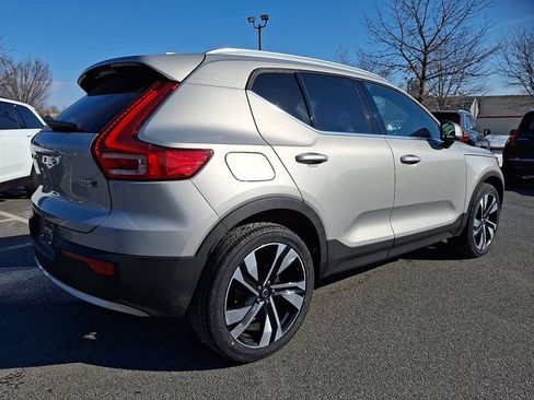 Used 2023 Volvo XC40 B5 Plus w/ Driver Assist Package AWD/4WD image 6