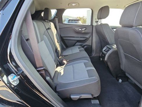 Used 2025 Chevrolet Blazer LT FWD image 27