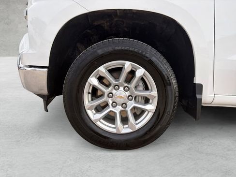 Used 2025 Chevrolet Silverado 1500 LT w/ Safety Package AWD/4WD image 23